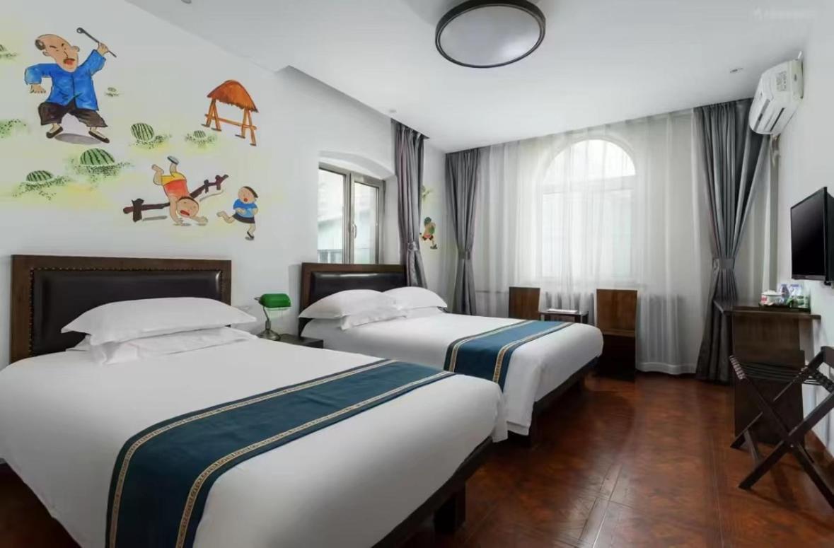Nostalgia Hotel Beijing Guozijian Ghost Street - Near Beijing Lama Temple, Beihai Park, Jingshan Park, Drum Tower, Houhai Bar Street, Tian'Anmen Square, Located In Beijing Traditional Hutongs, 5 Minutes Away From Beixinqiao Metro Station Eksteriør bilde