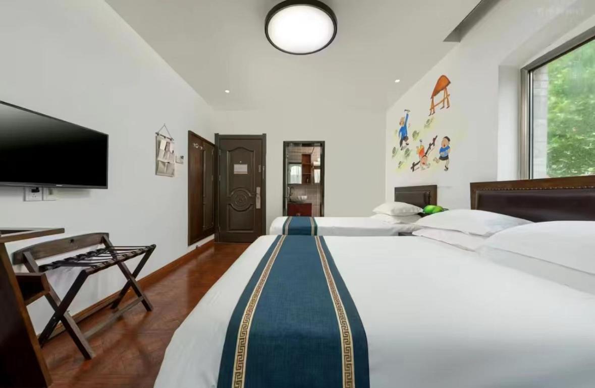 Nostalgia Hotel Beijing Guozijian Ghost Street - Near Beijing Lama Temple, Beihai Park, Jingshan Park, Drum Tower, Houhai Bar Street, Tian'Anmen Square, Located In Beijing Traditional Hutongs, 5 Minutes Away From Beixinqiao Metro Station Eksteriør bilde