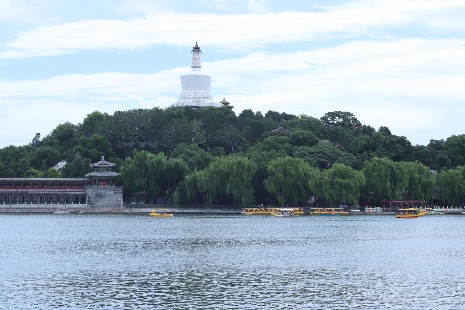 Nostalgia Hotel Beijing Guozijian Ghost Street - Near Beijing Lama Temple, Beihai Park, Jingshan Park, Drum Tower, Houhai Bar Street, Tian'Anmen Square, Located In Beijing Traditional Hutongs, 5 Minutes Away From Beixinqiao Metro Station Eksteriør bilde