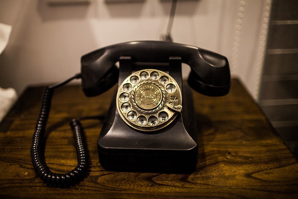 Nostalgia Hotel Beijing Guozijian Ghost Street - Near Beijing Lama Temple, Beihai Park, Jingshan Park, Drum Tower, Houhai Bar Street, Tian'Anmen Square, Located In Beijing Traditional Hutongs, 5 Minutes Away From Beixinqiao Metro Station Eksteriør bilde